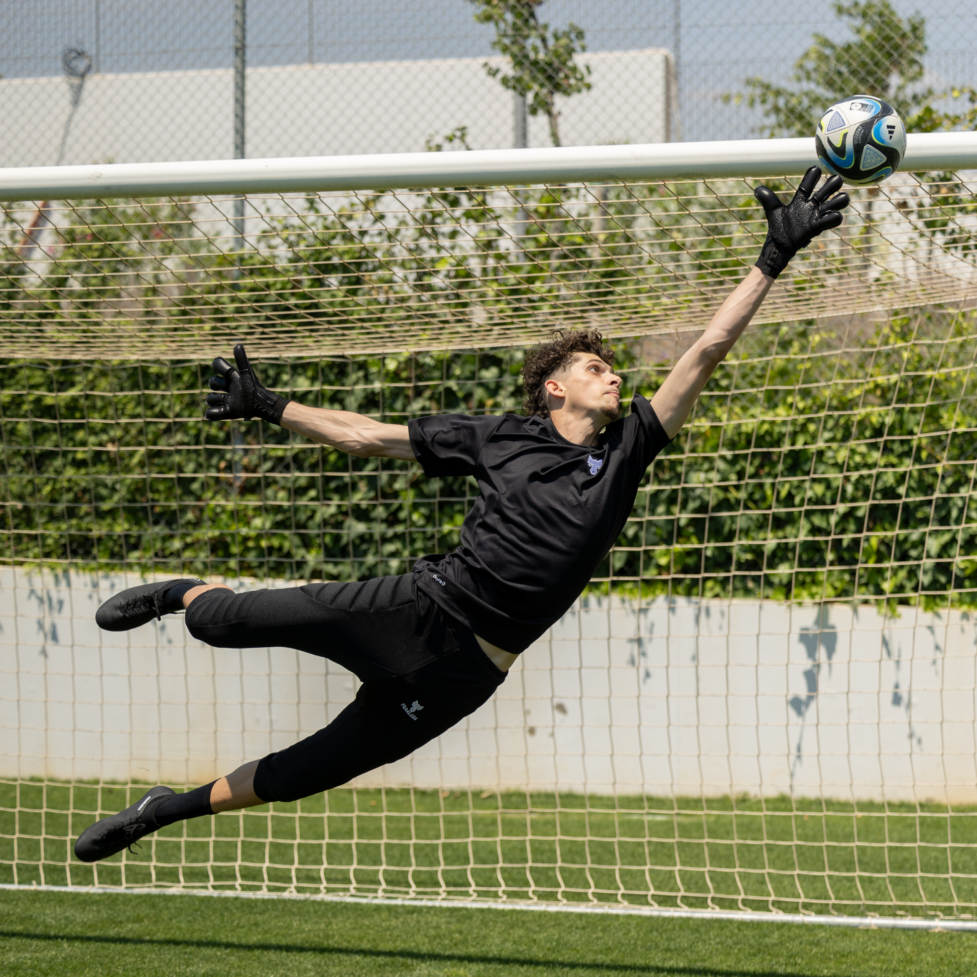 GOALKEEPER UNIFORM 3/4