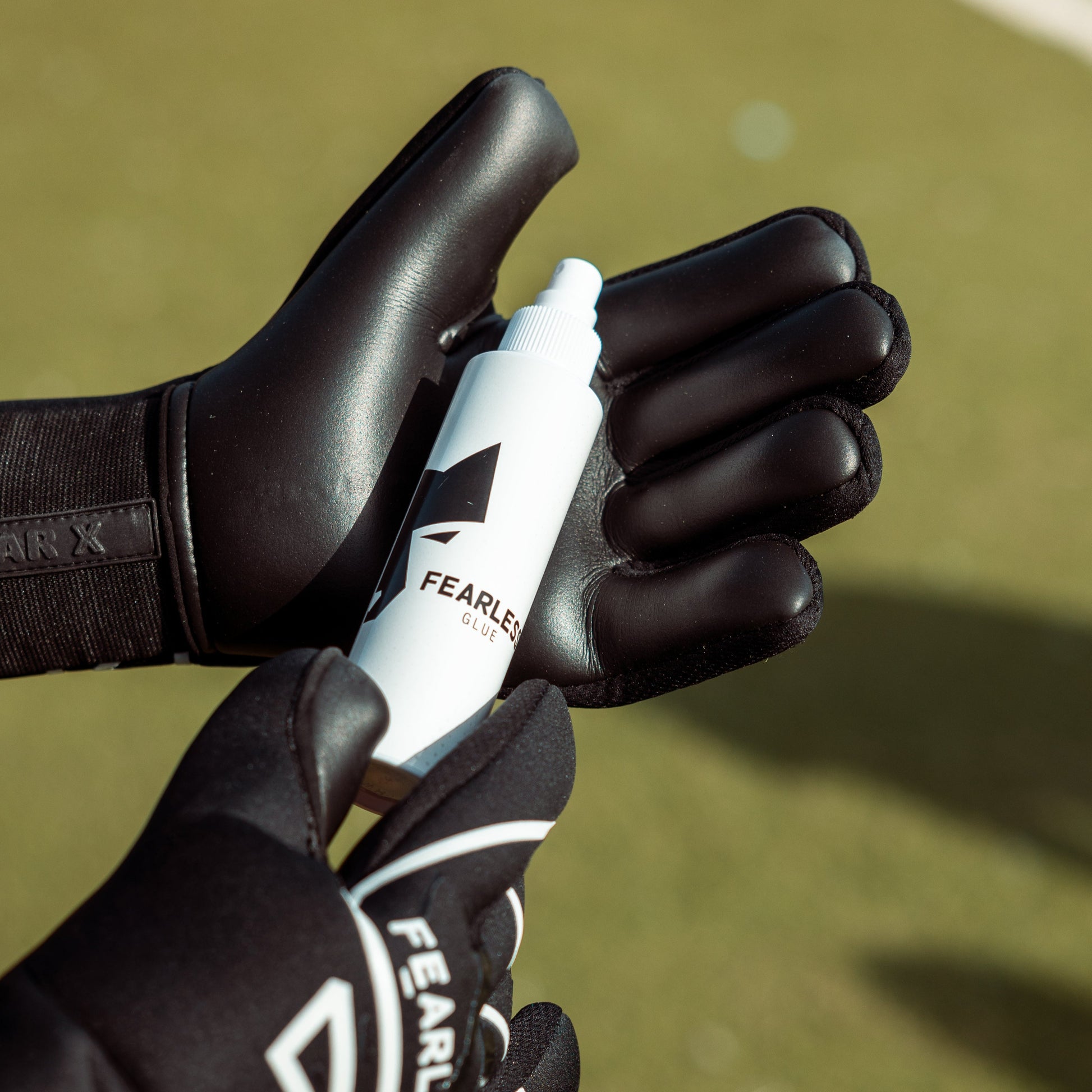 GLOVE GLUE